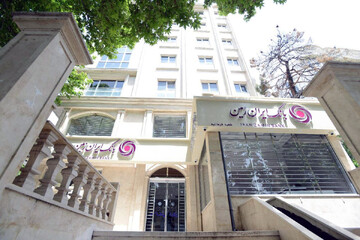 جهش خیره‌کننده بانک ایران‌زمین در عملکرد شش‌ماهه ۱۴۰۴ / رشد چشمگیر مشتریان و تراکنش‌ها