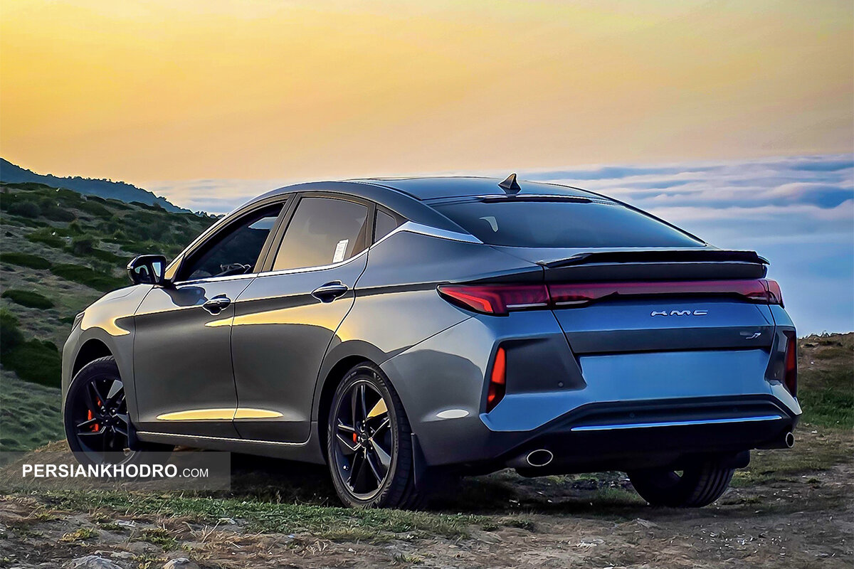 کی‌ام‌سی J۷ 