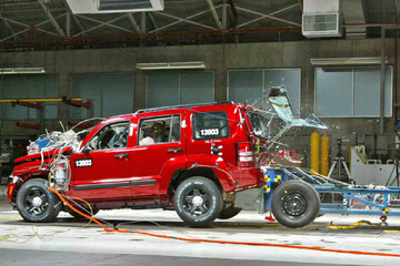 انتشار جزئیات اولین نشست کمیته فنی خودرو کشور / افزایش تست تصادف شاه بیت مذاکرات و مصوبات!