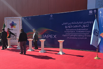 افتتاح رسمی چهارمین نمایشگاه تحول صنعت خودرو با یک غرفه! + فیلم