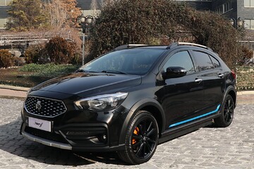 آریا پلاگین هیبرید؛ خودرویی که ترافیک شهری را بدون بنزین پشت سر می‌گذارد