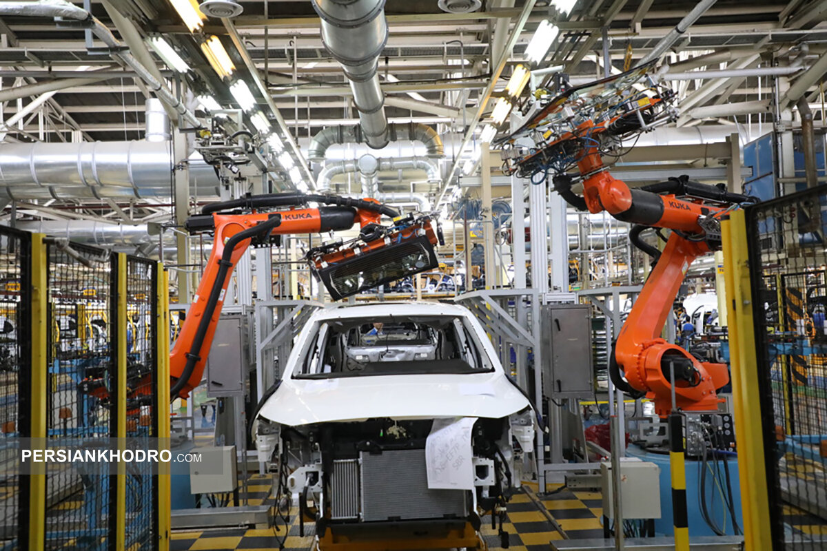 رکوردشکنی ایران‌خودرو؛ عبور از تیراژ سال گذشته یک ماه زودتر از پایان سال ۱۴۰۴