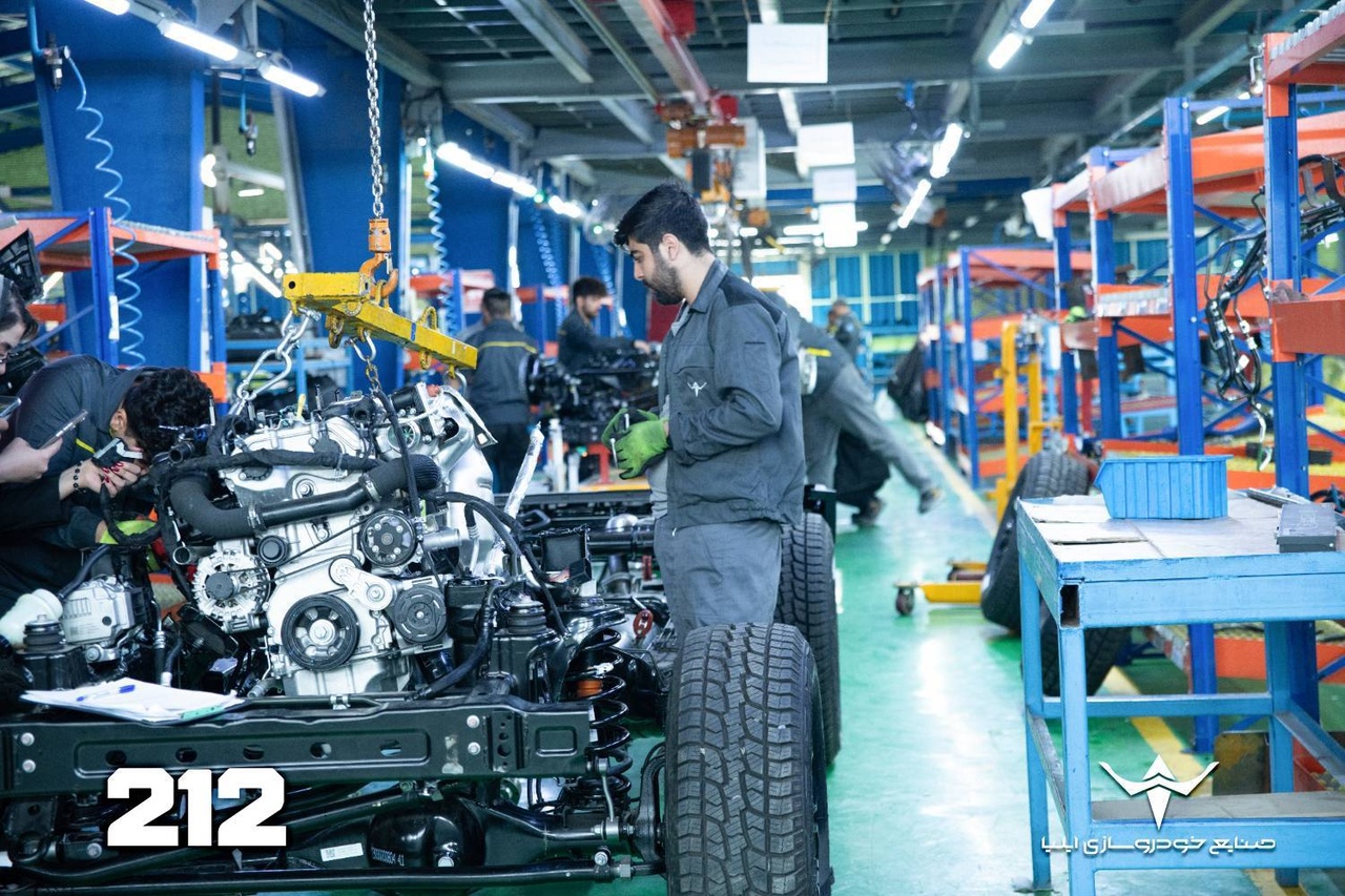 خط تولید خودرو 212