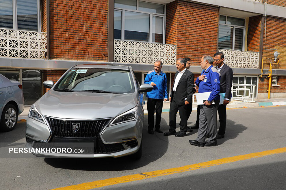 حضور مدیرعامل یک بانک در ۶ شرکت ایران خودرو، سایپا، گروه بهمن، کرمان موتور، مدیران خودرو و کروز (+تصاویر)