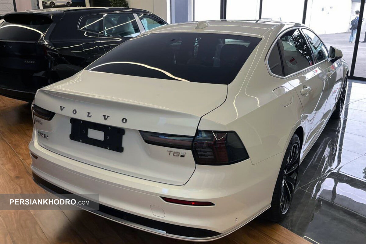 ولوو S90
