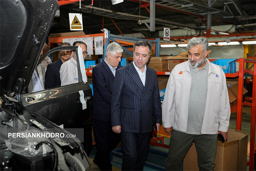 ۲ بازدید مهم بانکی از پارس‌خودرو؛ از خط تولید تا تأمین مالی توسعه محصولات