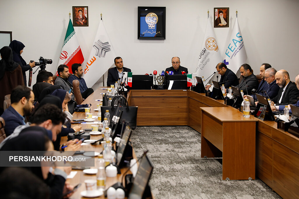 مدیرعامل گروه خودروسازی سایپا در مراسم ۳۰ سالگی حضور «خساپا» در بورس