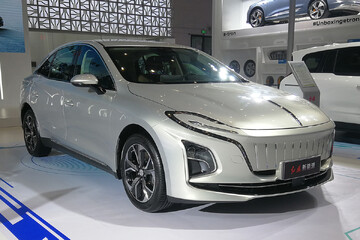 باتری BYD به هونگچی رسید؛ اولین خودروساز خارج از BYD به Blade Battery 2.0 مجهز می‌شود