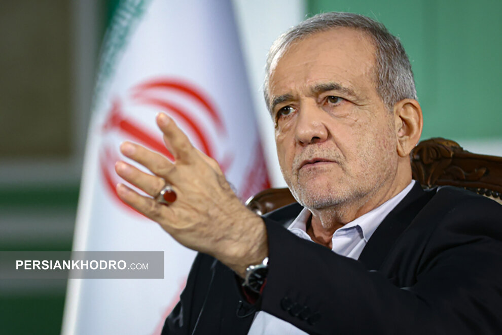 پزشکیان: اگر خودروسازان مصرف سوخت را کاهش ندهند، اجازه تولید نمی‌گیرند؛ واردات ۱۵۰ هزار خودرو در راه است؟
