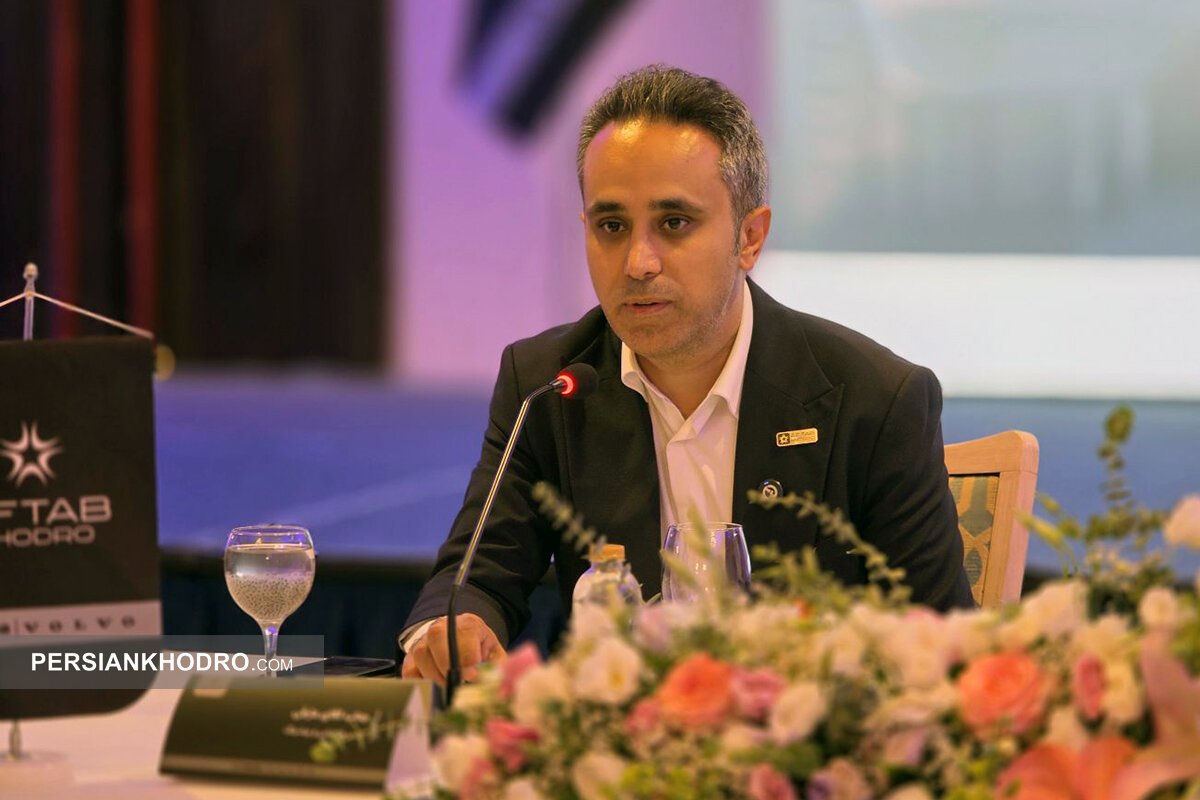 محسن عارفی