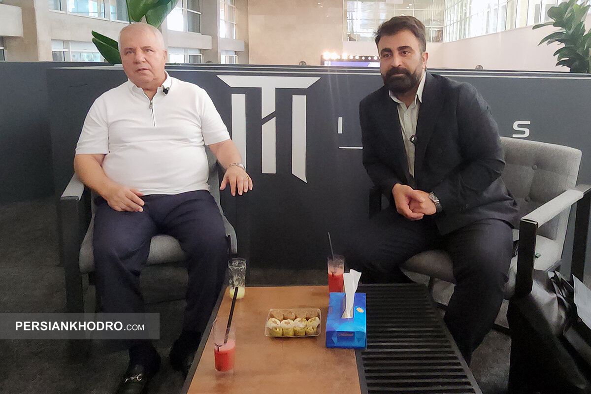 علی پروین: BMW محبوب من است، اما بیشتر با سمند رفت‌وآمد می‌کنم!