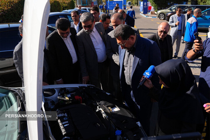 بازدید وزیر صمت از خطوط تولید ایران خودرو