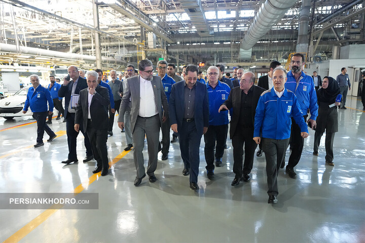بازدید وزیر صمت از خطوط تولید ایران خودرو