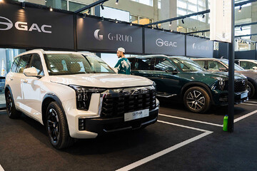 ۸۰۰۰ نفر برای GAC آمدند؛ GS8 جیران موتور در نمایشگاه تهران تمام شد! (+فیلم)