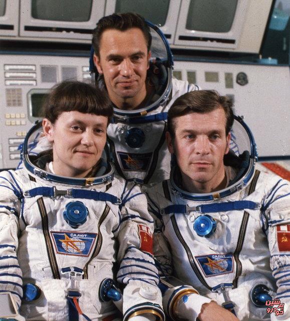 زن فضا نورد