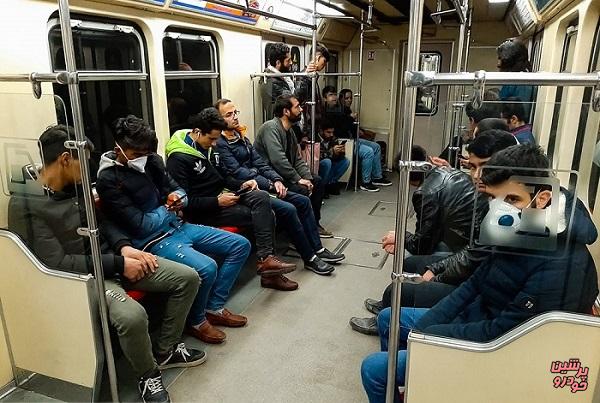 توزیع ماسک در مترو