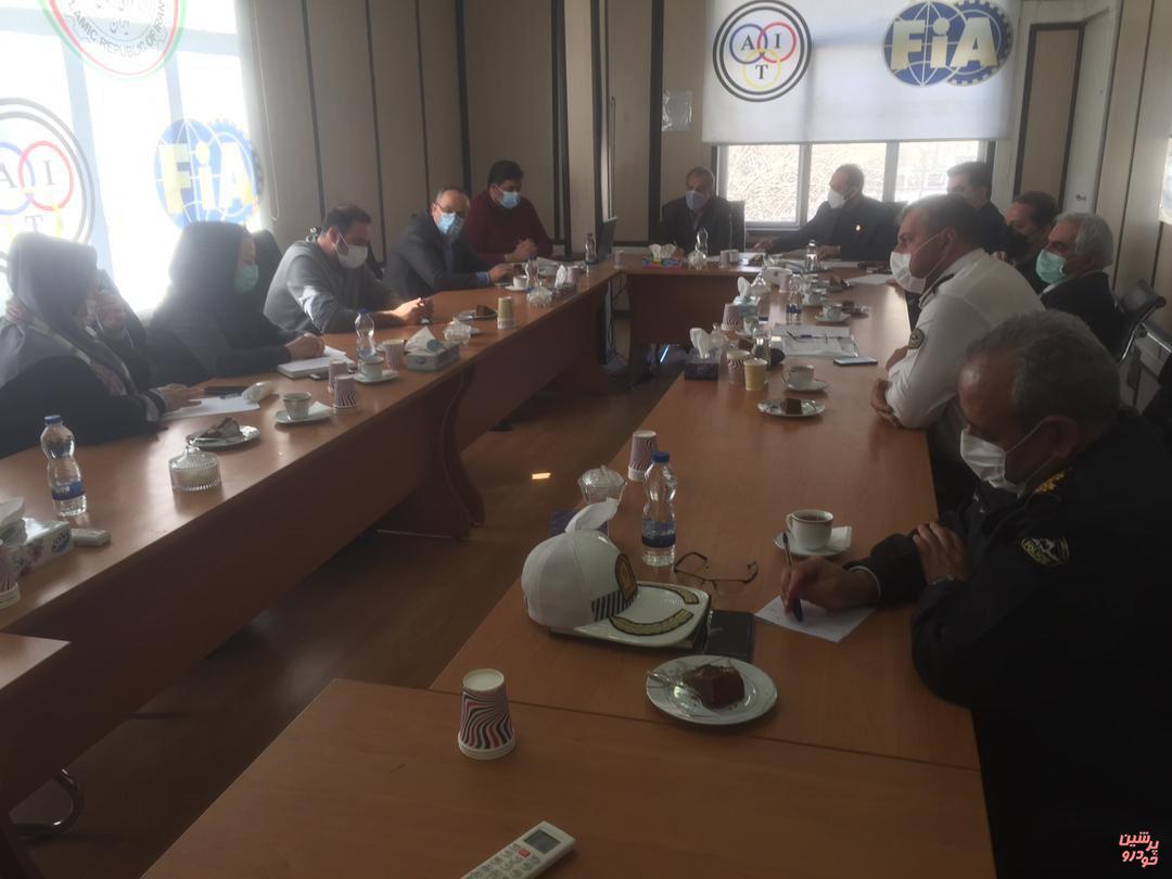 پلاک و شناسنامه برای خودروهای تاریخی