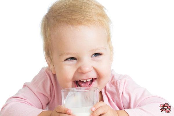 نوشیدن روزانه شیر موجب افزایش قد می‌شود