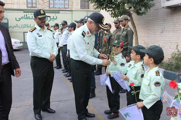دو هفته اول مهر پلیس دانش‌آموزان را به مدرسه می‌رساند