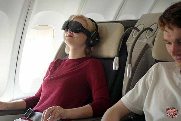 مسافران این هواپیما فیلم های واقعیت مجازی می‌ببینند