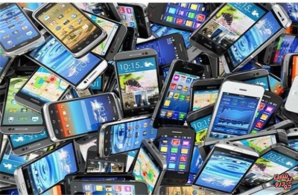کاهش قیمت گوشی تلفن همراه در بازار 