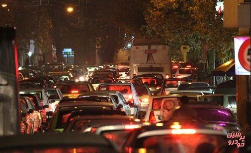 تردد خودروها در برخی معابر تهران ۸ برابر ظرفیت‌شان است