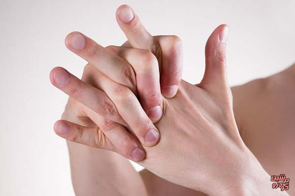 شکستن انگشتان دست؛ مضر یا بی‌ضرر؟