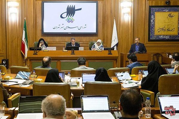 پیگیری قطع برق پله‌های پل‌های عابر پیاده در شورای شهر