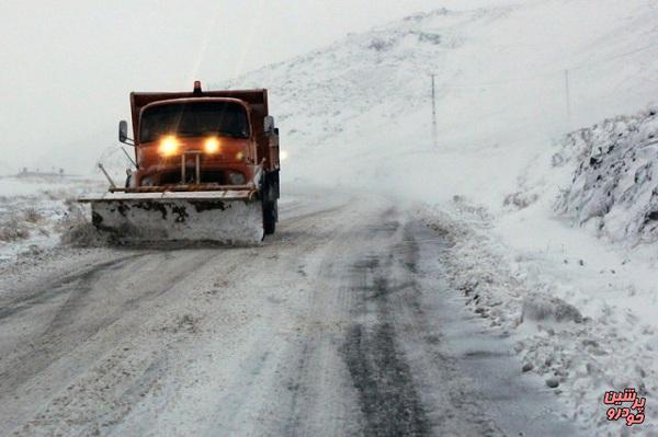 بازگشایی راه ارتباطی ۲۴۹ روستای گرفتار در برف