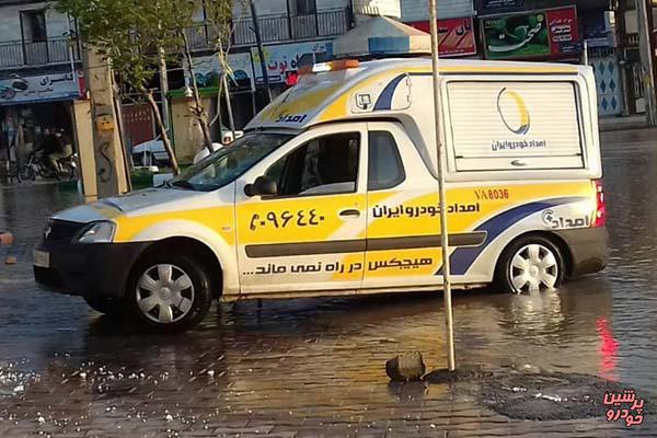 استقرار خودروهای امدادی ایران خودرو در مناطق سیل زده