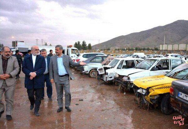 بازدید رئیس سازمان بازرسی از پارکینگ خودروهای حادثه‌دیده در شیراز