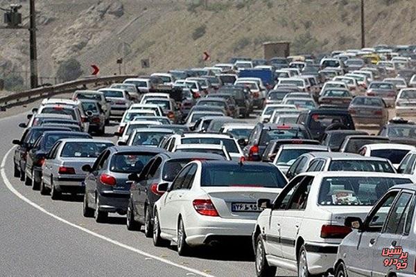 ترافیک در آزادراه کرج_تهران سنگین است