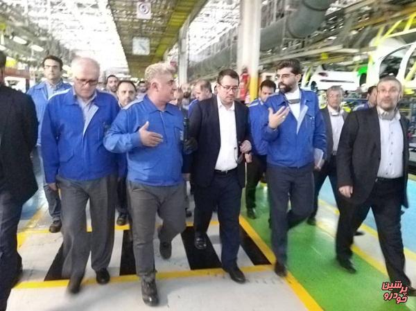 وزیر صنعت به ایران خودرو رفت