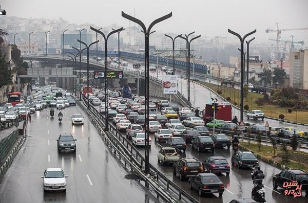رانندگان در روز بارانی کاهش سرعت و افزایش فاصله طولی را رعایت کنند