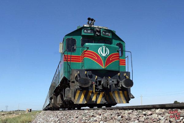 برخورد خودرو پراید با قطار ترنست تهران-قزوین