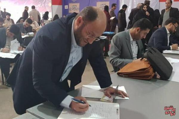 دبیر انجمن واردکنندگان خودرو برای انتخابات مجلس ثبت نام کرد
