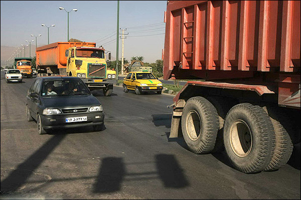 خودروهای سنگین معضل جاده حسن‌آباد