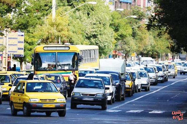 توزیع ۲۰ هزار حلقه لاستیک بین رانندگان تاکسی