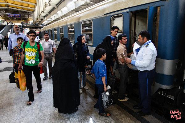 اقلام بهداشتی رایگان در اختیار مسافران مترو قرار داده شود