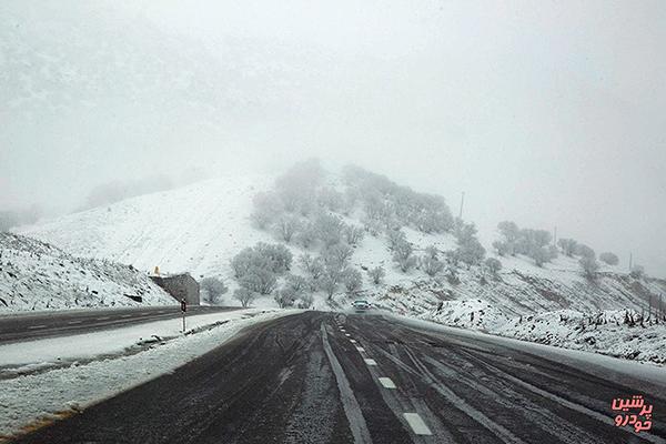 برف و باران در جاده‌های ۱۹ استان