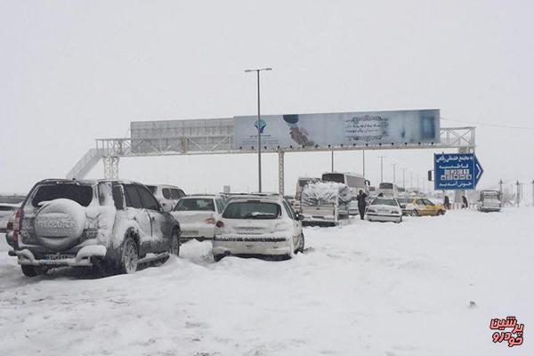 پیش بینی بارش برف و باران در جاده های ٢٥ استان + توصیه پلیس