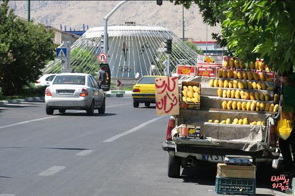 برخورد پلیس با وانت بارهای حاشیه بزرگراه های تهران
