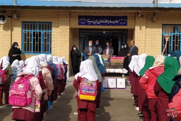 بسته‌های کمک آموزشی ایران زمین برای مدرسه ابن سینا
