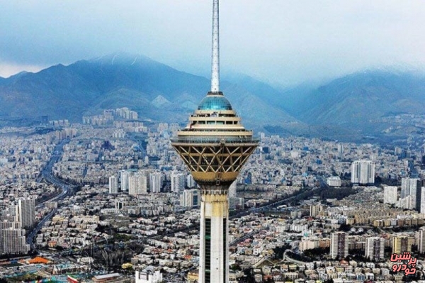 آسمان صاف تهران همراه با وزش باد ملایم