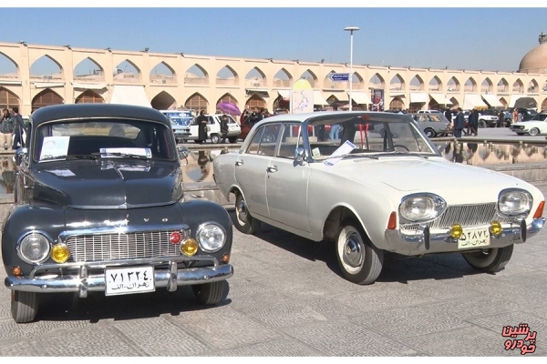 ارائه پلاک و شناسنامه برای خودروهای تاریخی باید تسهیل شود