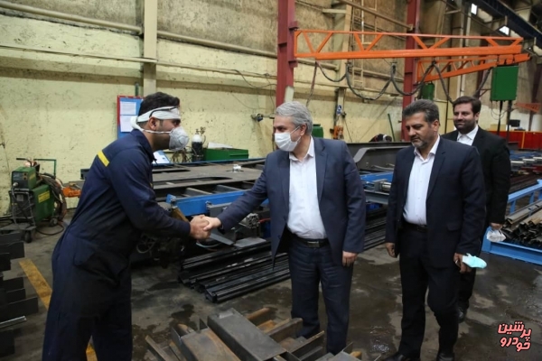 وزیر صنعت به ماموت رفت