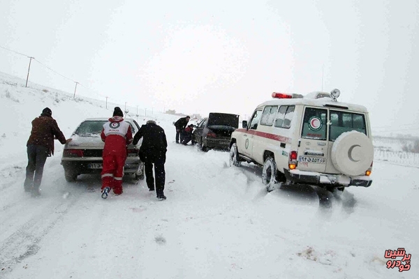 برف و باران در جاده‌های ۱۷ استان کشور