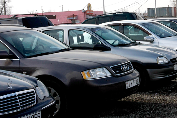رکود بازار خودرو مصر در پی نا آرامی‌ها