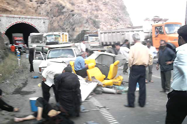 واژگونی سواری در بزرگراه تهران - قم