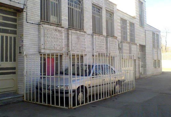 پارکینگ ابتکاری یک ایرانی + تصویر